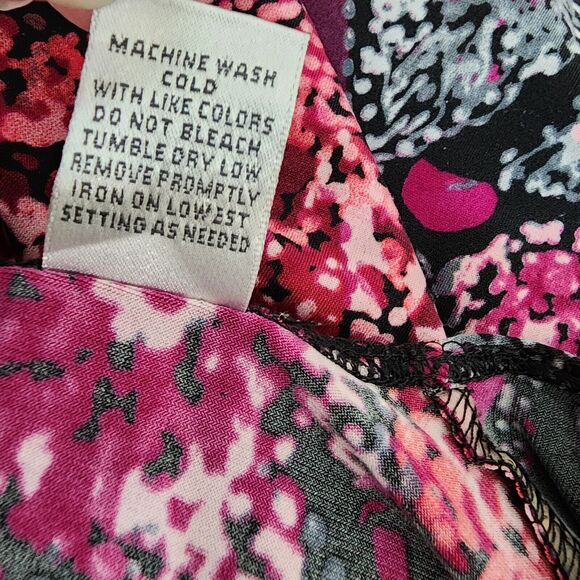 Chicos Womens Top Size 1 Medium Pink Printed Peplum Faux Wrap 3/4 Sleeve Stretch - Picture 8 of 8